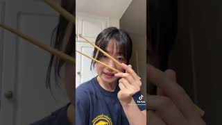 Cara pegang chopstick yang betul/ How to hold Chopsticks