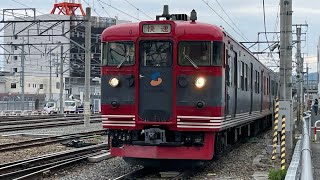 北陸新幹線とすれ違うしなの鉄道115系S1編成