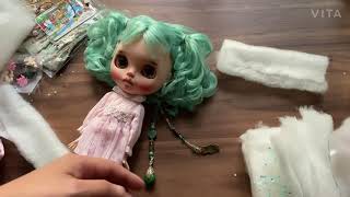 Unboxing a Blythe Doll!