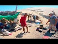 Hombre que vive solo frente al Mar recibe regalos - Tío Adrián