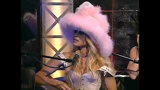 (1999) Pamela Anderson - Interview at The MTV Vma's (Live at The Howard Stern Show)
