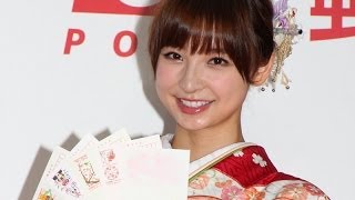 篠田麻里子「年賀状は300枚ぐらい？」 　2014年用お年玉付き年賀はがきCM公開！