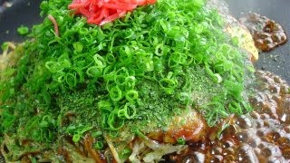 広島風お好み焼きの作り方 - How to make hiroshima-style okonomiyaki.