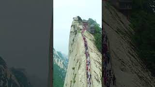 华山天下险，自古难攀登，从来一条道，勇者上山巅📍华山，陕西省📍Mount Hua, Shaanxi Province #华山#mounthua