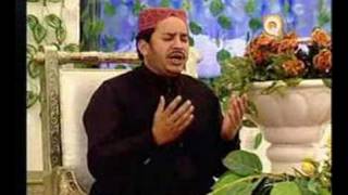 Shahbaz Qamar Fareedi Zameen Maili Nahin Hoti