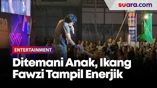 Ditemani Anak-Anak, Ikang Fawzi Tampil Enerjik di Panggung Lintas Melawai