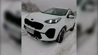 Kia Sportage in snow