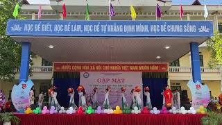 GDTH - THPT Lương phú- Hát múa phụ hoạ “Máu đỏ da vàng” -10A2