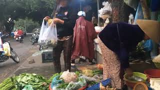 Mưa Xuân ở Chợ Bến ngự ngôi chợ lâu đời xứ Huế