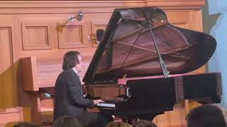 A Moment of Resilience: Ukrainian Pianist Plays Lysenko During Air Raid