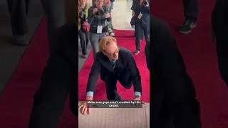 Conan O’Brien rolls out the 2025 Oscars red carpet ✨