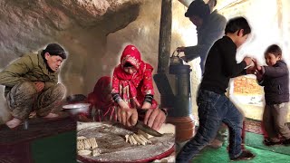 Young Mother Cooking NOODLES In Afghani Style | Winter Cave Living | Afghanistan Village Life