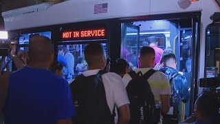 Texas Gov. Greg Abbott sends bus of migrants to Chicago