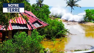 Indonésie : Entre Tsunamis Meurtriers et Digue Géante - Documentaire Environnement HD - AMP