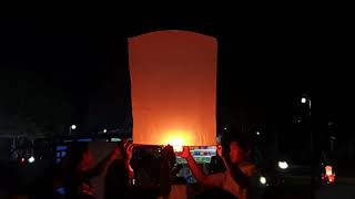 Praying Lantern Lauch At the Pagoda បងប្អូនយើងបង្ហោះគោមបួងសួងអោយបានក្តីសុខ Ep3