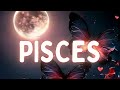 PISCES SOMEONE IS DECIDING TO TRANSFORM THEIR LIFE FOR YOU ♥️🔑 THEY DON’T WANT TO LOSE YOU! 🥰