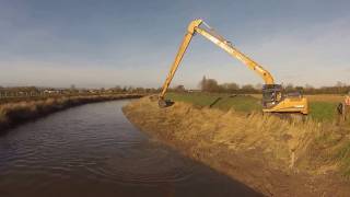 Maintenance Dredging on the River Parrett - WM Plant Hire