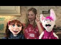 the spin with darci lynne 2 baking banana bread