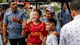 Merasmikan Karnival Usahawan Desa (KUD) di Putrajaya