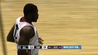 Anthony Bennett throws down the spinning alley-oop!