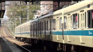 小田急8000形各停と桜咲く善行駅