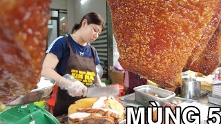 BÁNH MÌ HEO QUAY KIM TĂNG GIÁ NHẸ ĐẦU NĂM VỠ TRẬN TANH BÀNH ÚT TRÂN ĐỨNG GHẾ NÓNG