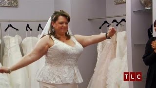 Gorgeous Dresses That Fit Curvy Brides