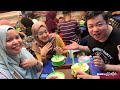 du hí malaysia quang lê khiến 3 cô gái hồi giáo thích thú khi biết quang lê là ca sĩ