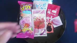 [音フェチ]駄菓子紹介＆咀嚼音 whispering spoken\u0026eating sound of Japanese cheap snack [ASMR]