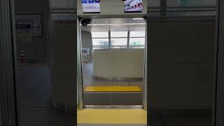 大阪モノレール新型車両扉開閉