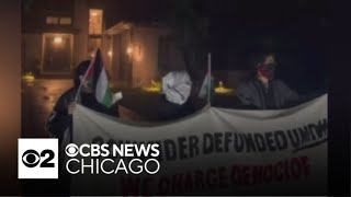 Highland Park, Ill. neighbbors on edge after overnight protest outside U.S. Rep's house