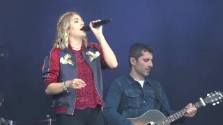 Louane -Tourne @ Papillons de nuit 2016