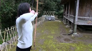 種子島の伝統行事：現和武部の御的始式弓矢で的を射て悪魔払い