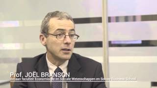 How does VUB contribute to sustainable investment?