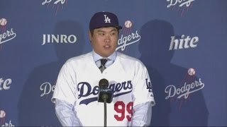 Los Angeles Dodgers unveil Hyun-Jin Ryu