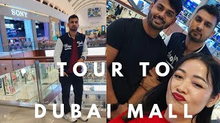 Dubai Mall tour with friends 👍🚊