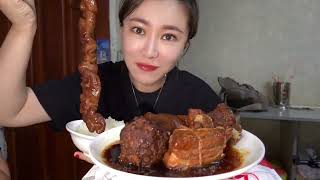 东北扒肉 肥肠自由#妈呀太香了 #大口吃肉 #抖音美食推荐官