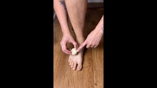 Rub garlic on your feet and you won't believe the results!