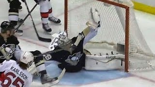 Fleury makes an insane glove save