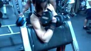 Iida ~ Hammer \u0026 Bicept Curls :-)