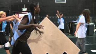 Behind-the-scenes: Pyramid box assembly London 2012