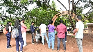 ഈ സിനിമക്കാർക്ക് എന്താ ആലക്കോട് കാര്യം. കാര്യമുണ്ട് ട്ടാ.  ഞങ്ങളുടെ നാട്ടുകാരിൽ പലരും ഇപ്പോൾ സിനിമ