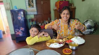 শীতকালে এই সবজি দিয়ে ডাল টা খেতে খুব ভালো লাগে। সবাই যদি একরকম না খায় খুব সমস্যা হয়।