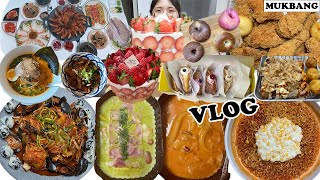 SUB)먹방브이로그)불닭볶음면+콘치즈,타코야끼,BBQ핫황금올리브치킨,삼첩분식바질크림,마라로제떡볶이,아귀찜,라멘,도넛,딸기케이크,훕훕베이글,엄마생신상차리기MUKBANG폭식VLOG