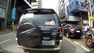 SUV Counterflows in no overtaking lane, Passed two enforcers and no apprehension happened