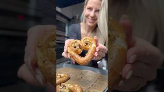 Laugen Brezel Herzen mit Liebe gemacht