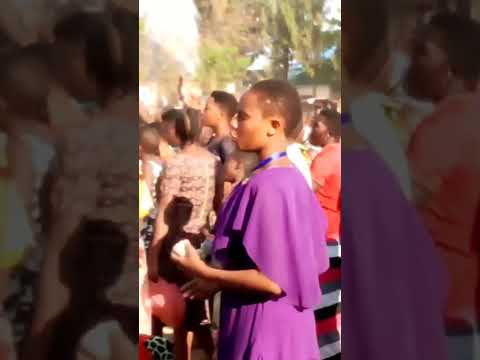 Christopher Mwahangila Namwona Yesu Yuko Hapa - YouTube