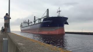 Special Edition!! BIG ship coming in! Canal Park, Duluth!