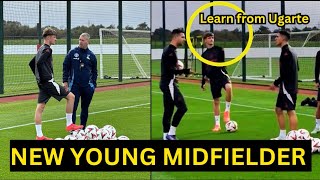 Van Nistelrooy Brings NEW YOUNG MIDFIELDER Into First Team training for Mainoo | Man Utd News