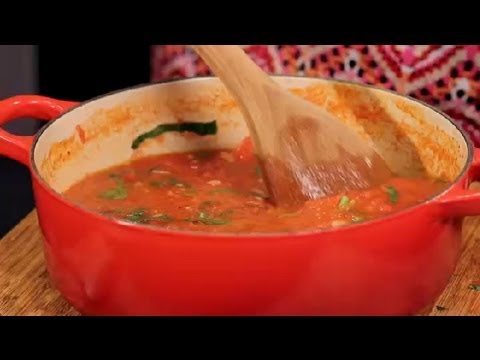 How to Make Tomato Sauce From Fresh Tomatoes : Italian Cuisine How to Make Tomato Sauce From Fresh Tomatoes : Italian Cuisine